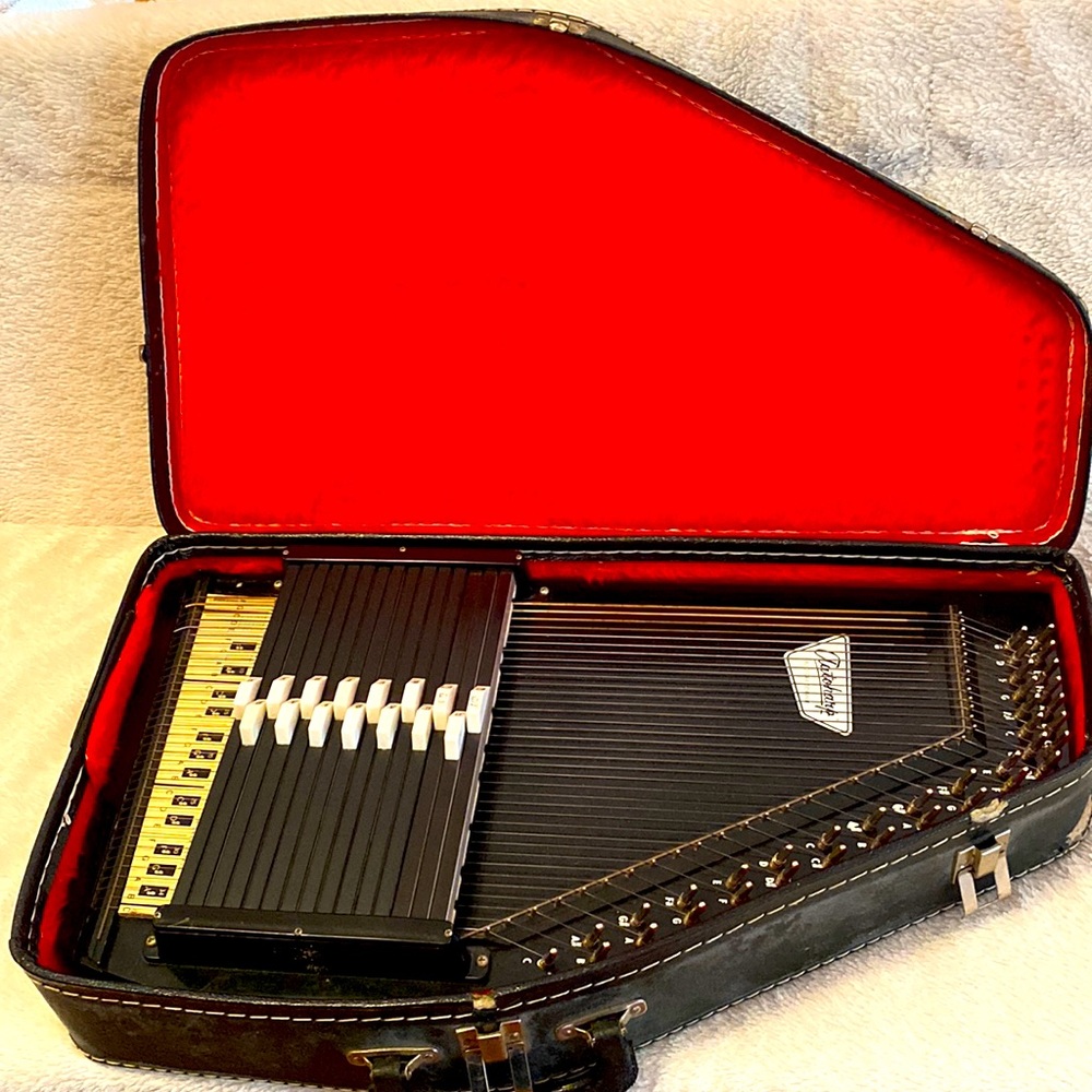 Autoharp- Oscar Schmidt